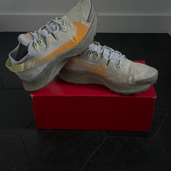 Nike Pegasus Trail 2 Gray and Yellow Running Shoe - Picture 1 of 13